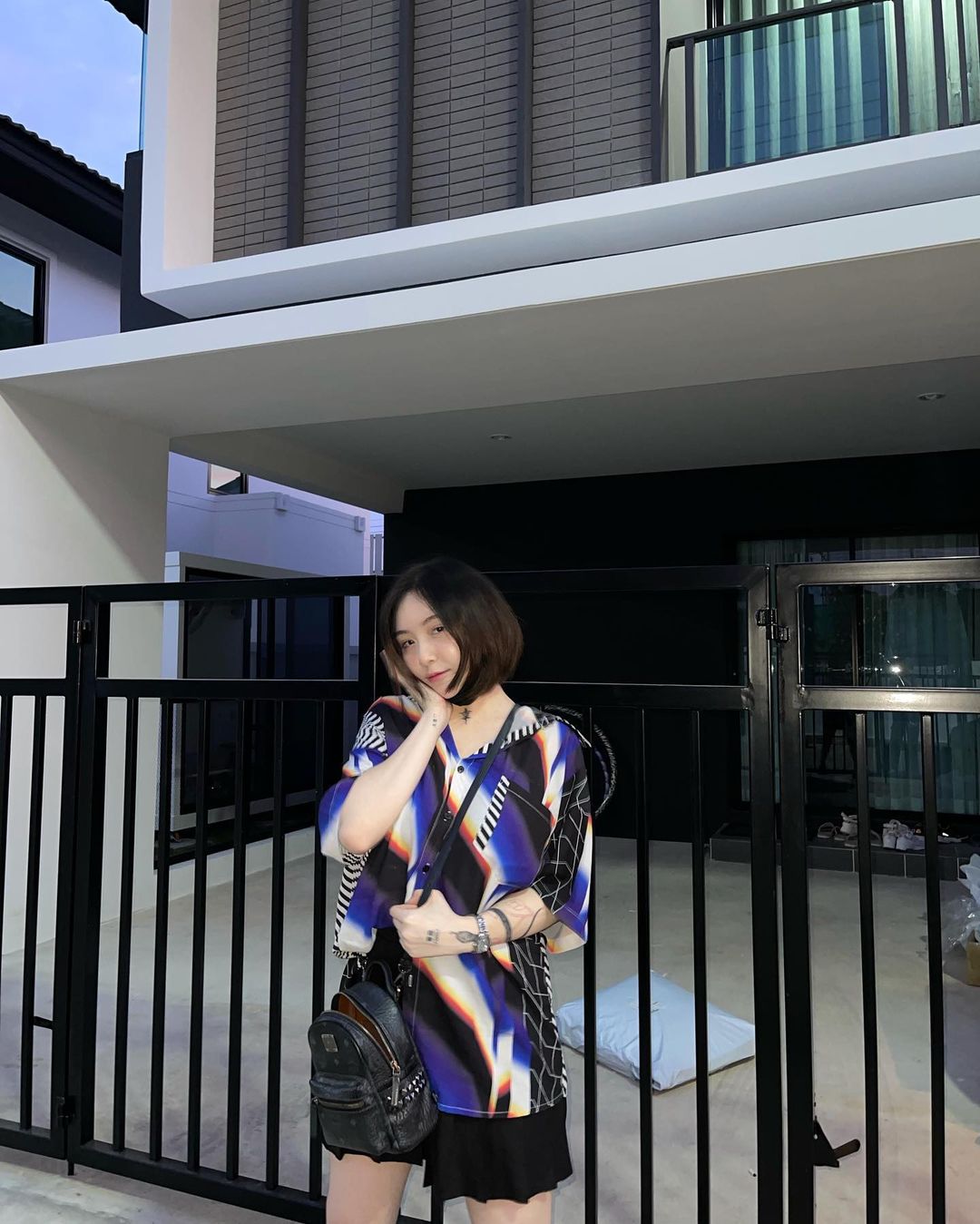 「巨乳版廣末涼子」白嫩雙球太OP，色氣喝牛奶胸口全濕，若隱若現的點點好猛！
