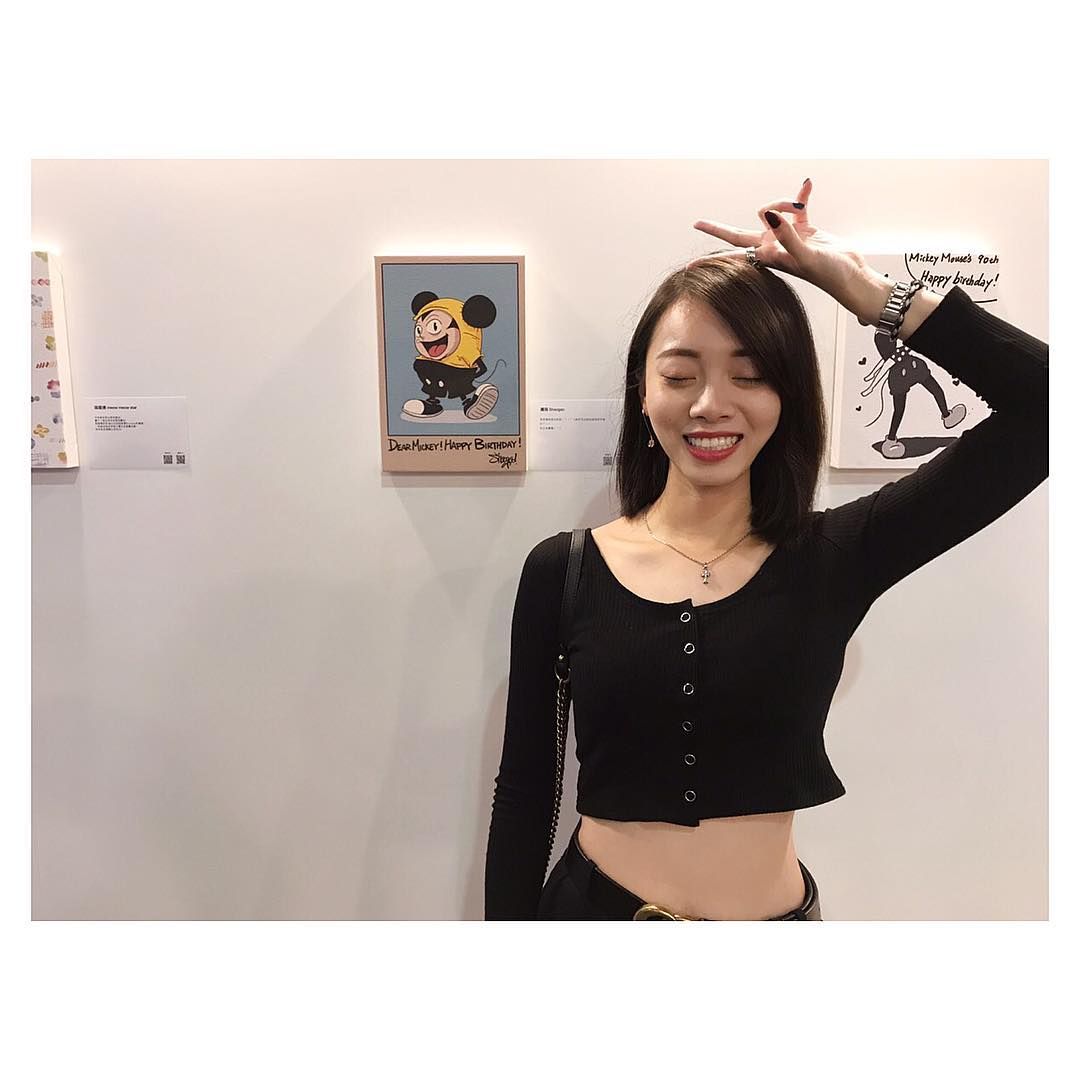 「性感上士」出營區辣體大解放，「美背嫩乳」輪流放風！