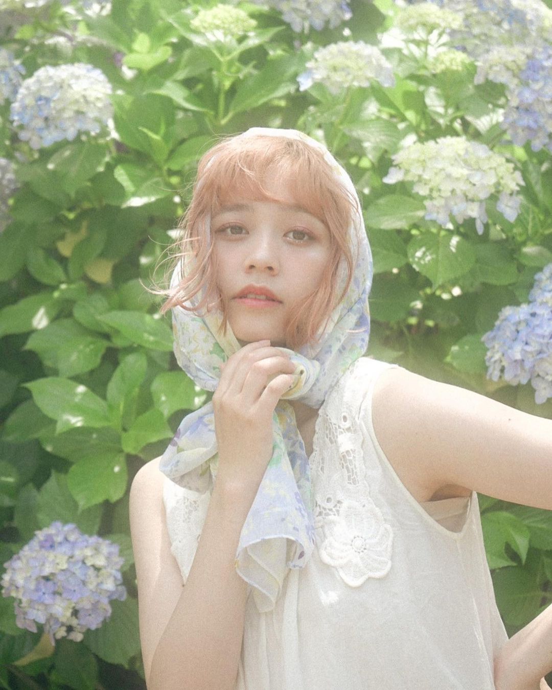 美日混血的「巨乳美少女」美澄衿依，日系臉蛋配「歐美身材」，豐腴曲線有夠厲害！