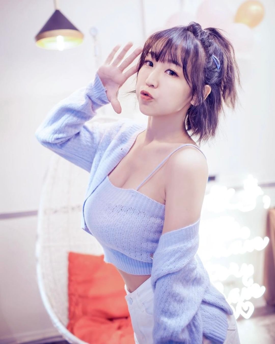 性感黑絲小秘書「希希」化身聖誕兔兔！「美乳翹臀」辣度太犯規！
