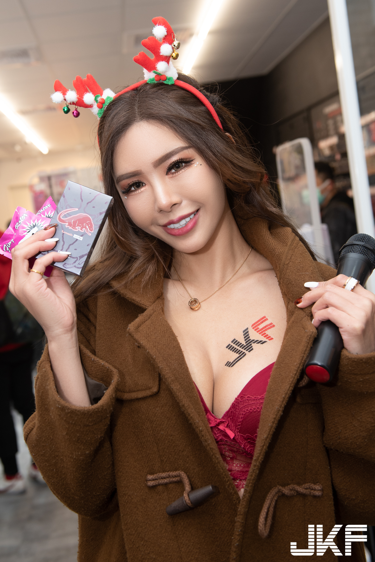 JKF福利攝 x JR store 聖誕感謝祭！人氣女神「酸酸」、「高萱」火辣揭幕！