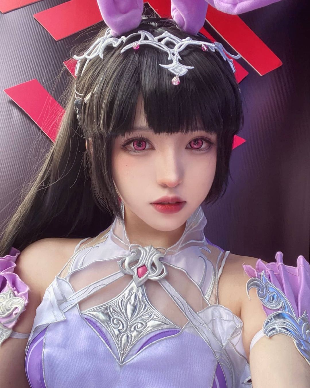 正妹Coser精緻臉蛋彷彿二次元世界產物　可甜可性感Cosplay什麼像什麼