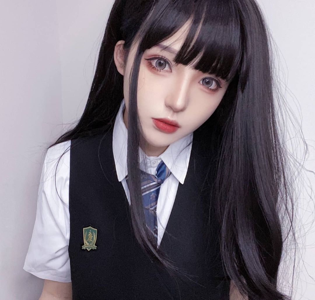 正妹Coser精緻臉蛋彷彿二次元世界產物　可甜可性感Cosplay什麼像什麼