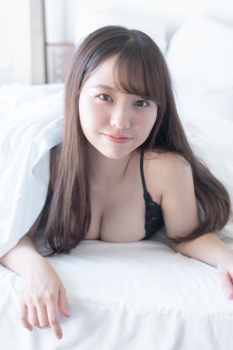 18歲G奶正妹「泳裝解禁」，粉絲直呼：柚子長大了！