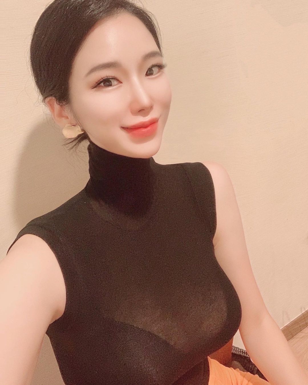 曲線太不科學！正妹「網拍老闆娘」愛上重訓　健身房洩「驚人腰臀比」