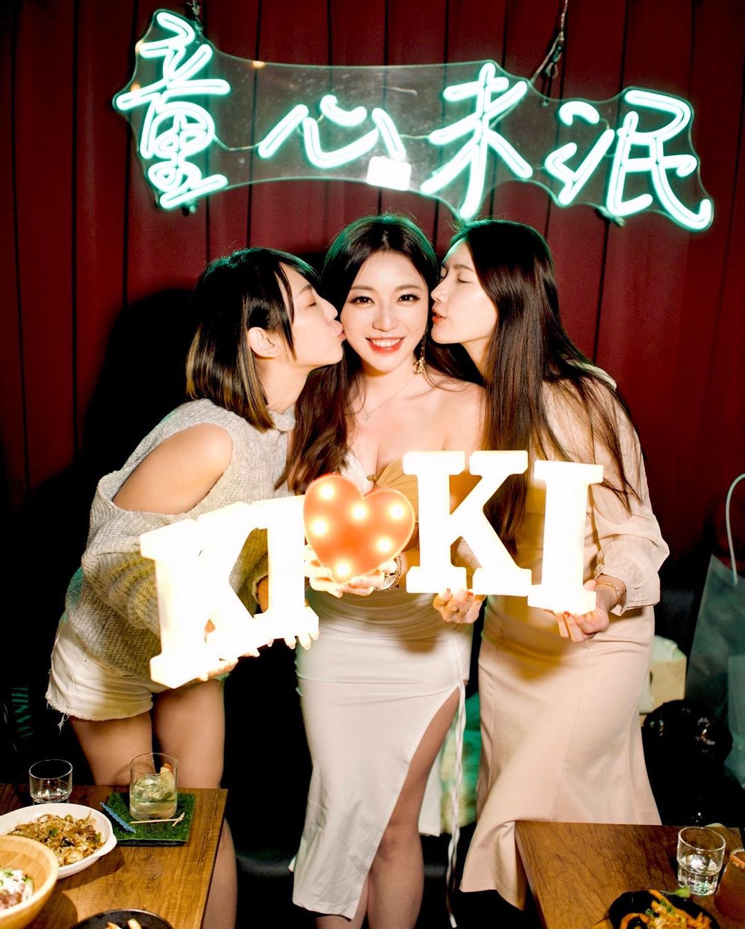 壽星「謝立琪 Kiki」生日派對上霸氣外露　胸前渾圓罩不住！