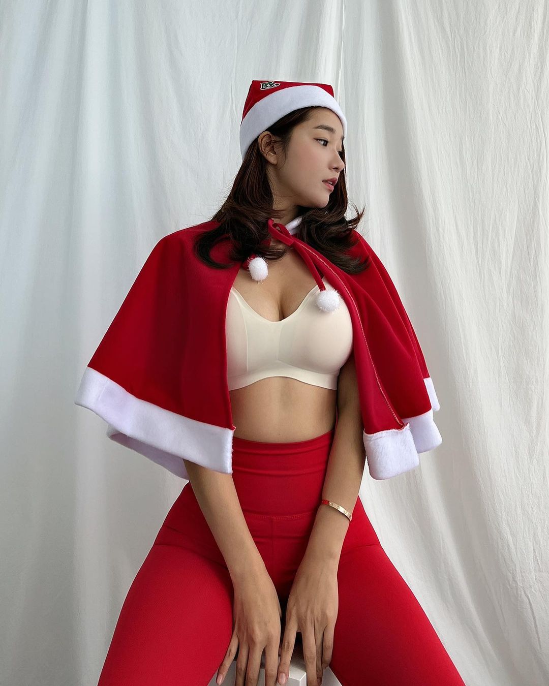 【動圖】南韓辣媽！「巨乳翹臀螞蟻腰」征服百萬網友，猛發性感影片秀身材！