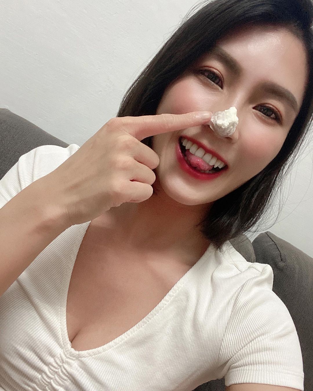 「短髮健身正妹」是私人教練！笑容甜美曲線火辣，網友看了被煞到狂求開門！