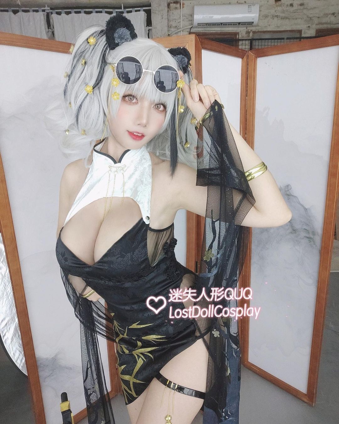 殺很大！制服美少女身材超出預期　Cosplay裝扮完全藏不住殘暴乳量