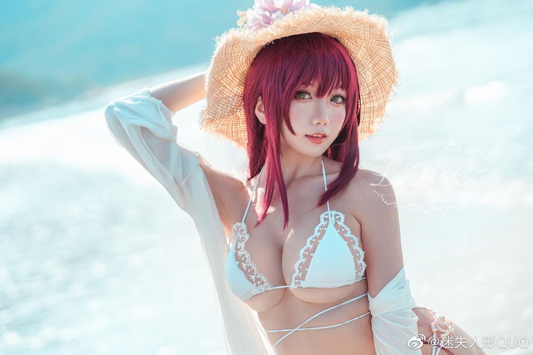 殺很大！制服美少女身材超出預期　Cosplay裝扮完全藏不住殘暴乳量