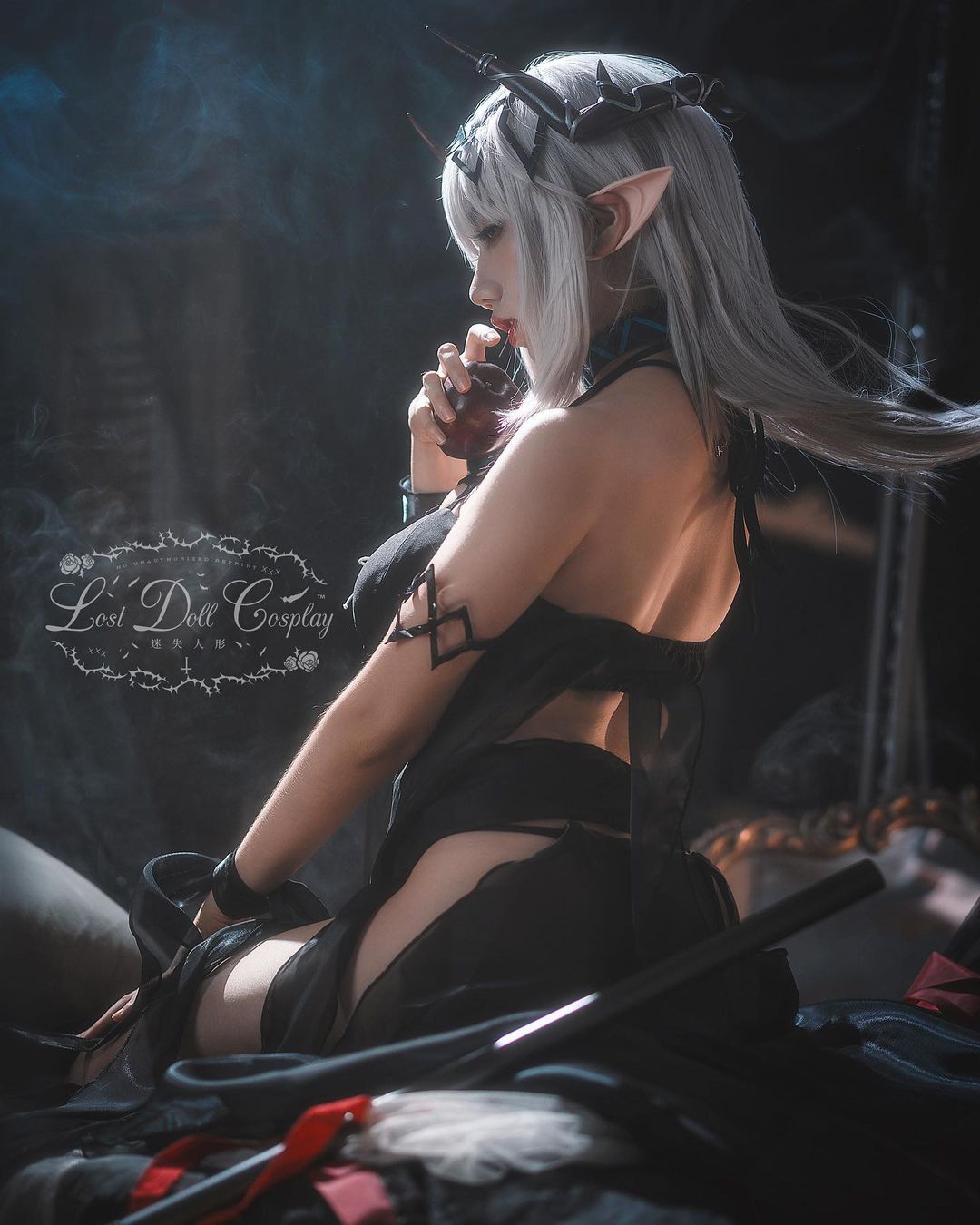 殺很大！制服美少女身材超出預期　Cosplay裝扮完全藏不住殘暴乳量