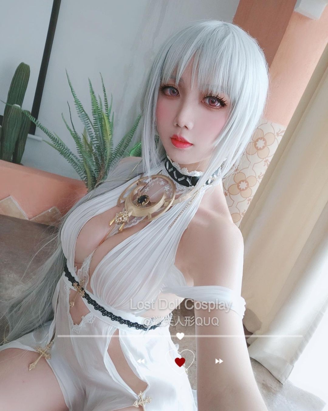殺很大！制服美少女身材超出預期　Cosplay裝扮完全藏不住殘暴乳量