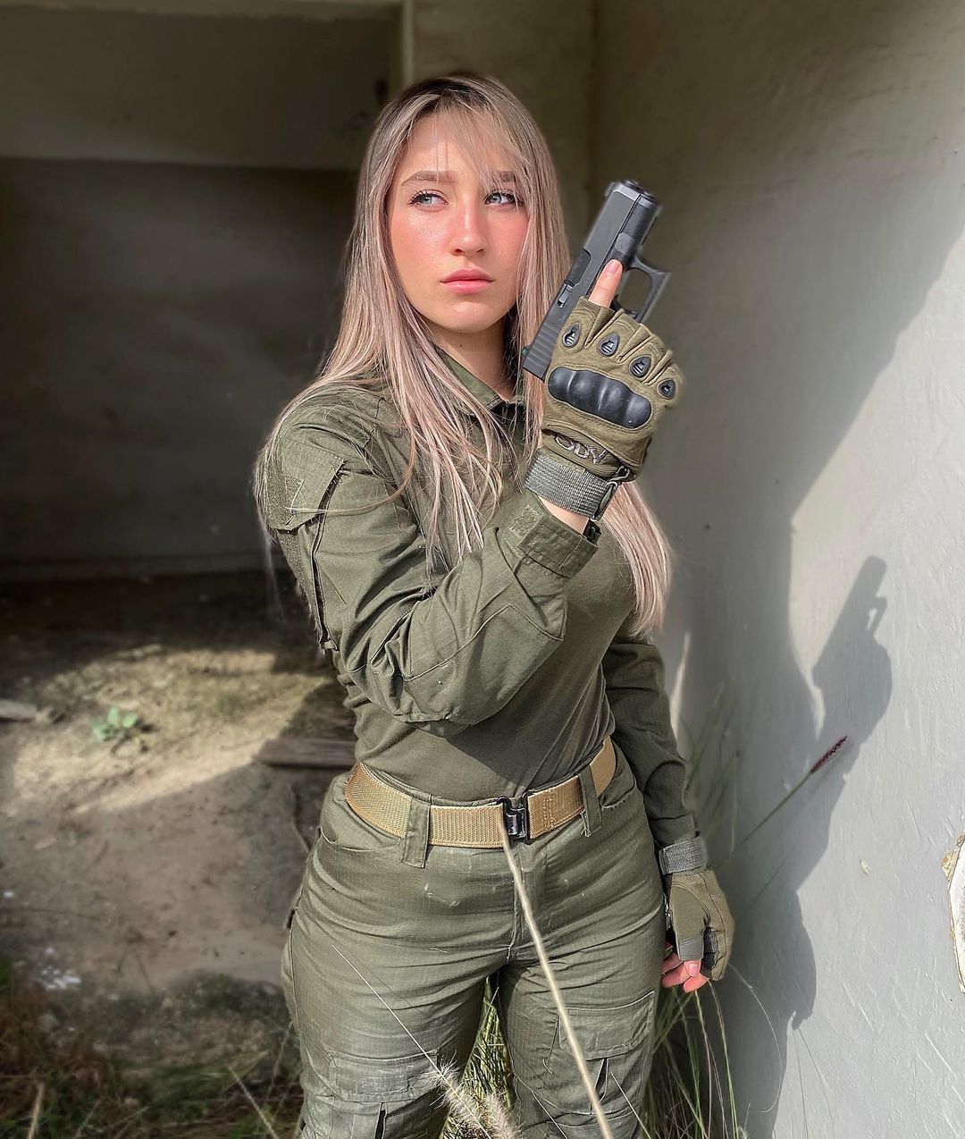 戰力無敵！以色列女兵Natalia Fadeev美顏搭軍服想被掃射！ - 歐美美女 -