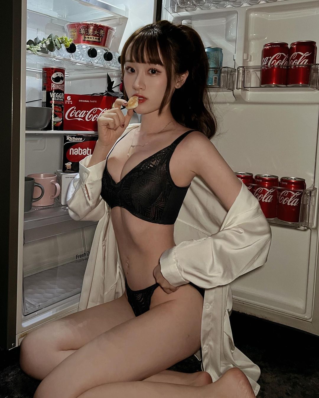鄰家美少女陳0「深溝雪乳」驚豔網友,可愛笑容讓人秒戀愛,極品高顏值女友力滿分 - 美女圖 -