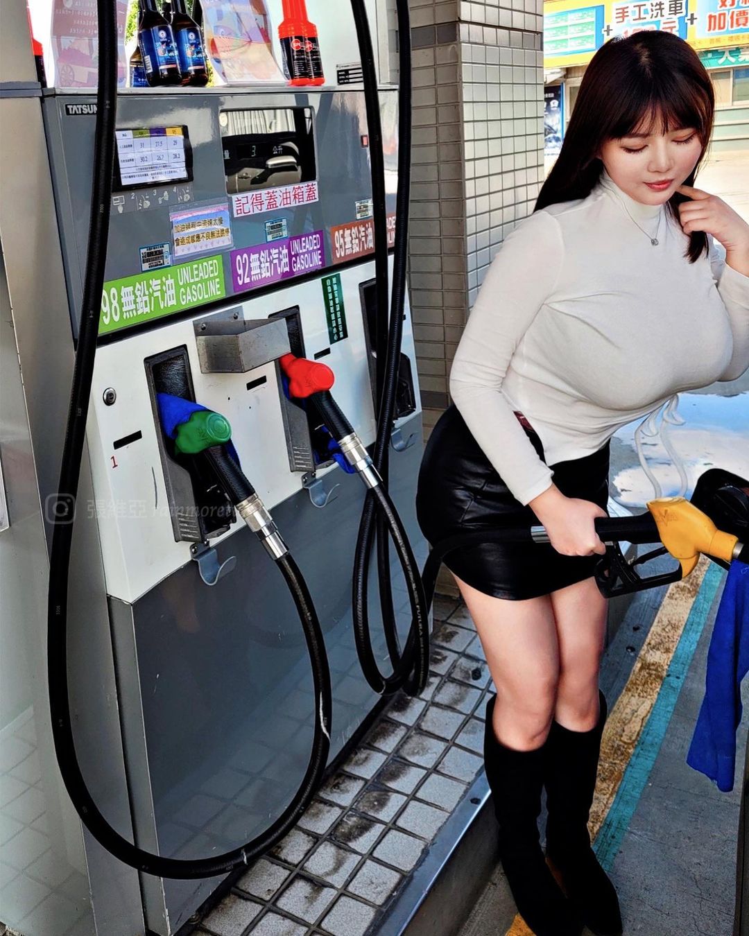 籃球那麼大！路易莎「豪乳店長」張維亞胸前不科學腫脹