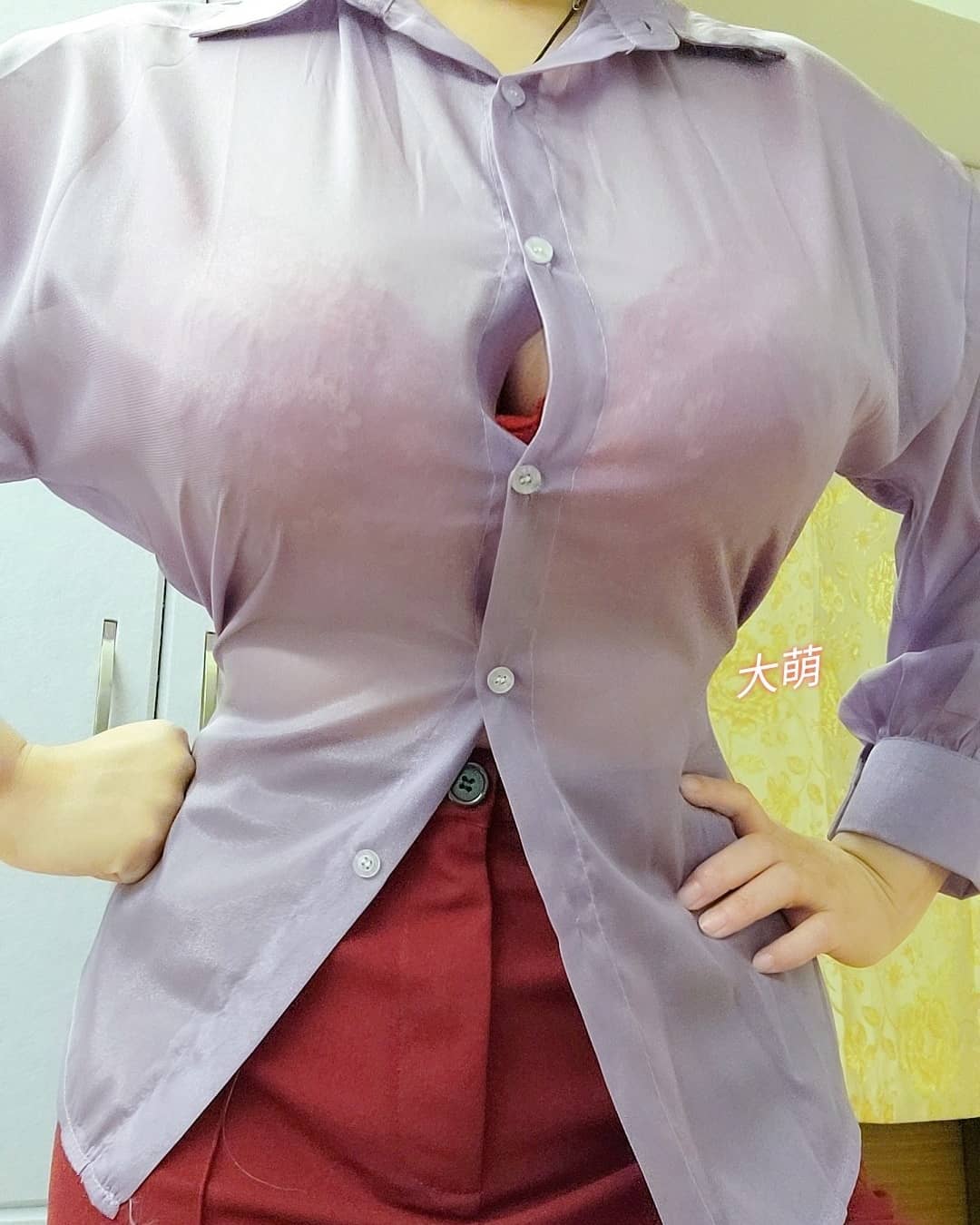 上衣買到3XL還是太緊！「大萌妹子」胸前爆扣無奈求救