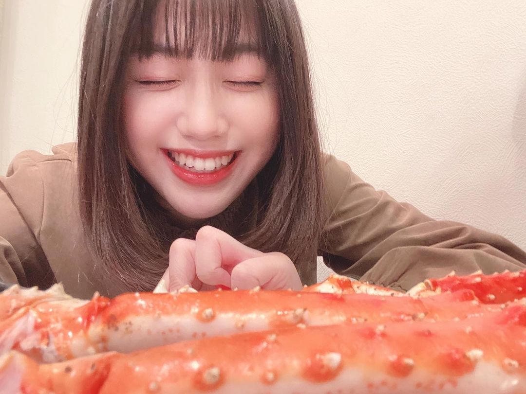 17歲的雜誌小姐「和泉芳怜」笑容有夠甜！「青春E罩杯雪乳」讓人瘋狂心動！