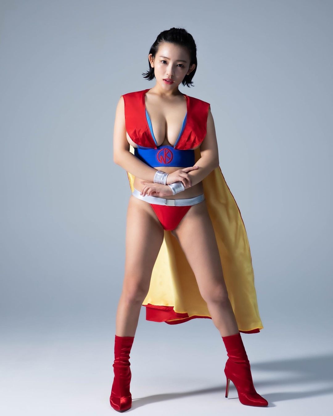 149cm巨乳小隻馬天木じゅん「躺平倒奶」說早安！粉絲瞬間被I罩杯叫醒！