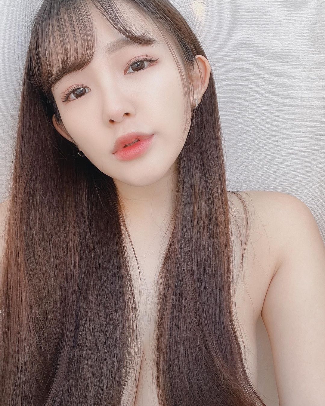 149cm巨乳小隻馬天木じゅん「躺平倒奶」說早安！粉絲瞬間被I罩杯叫醒！