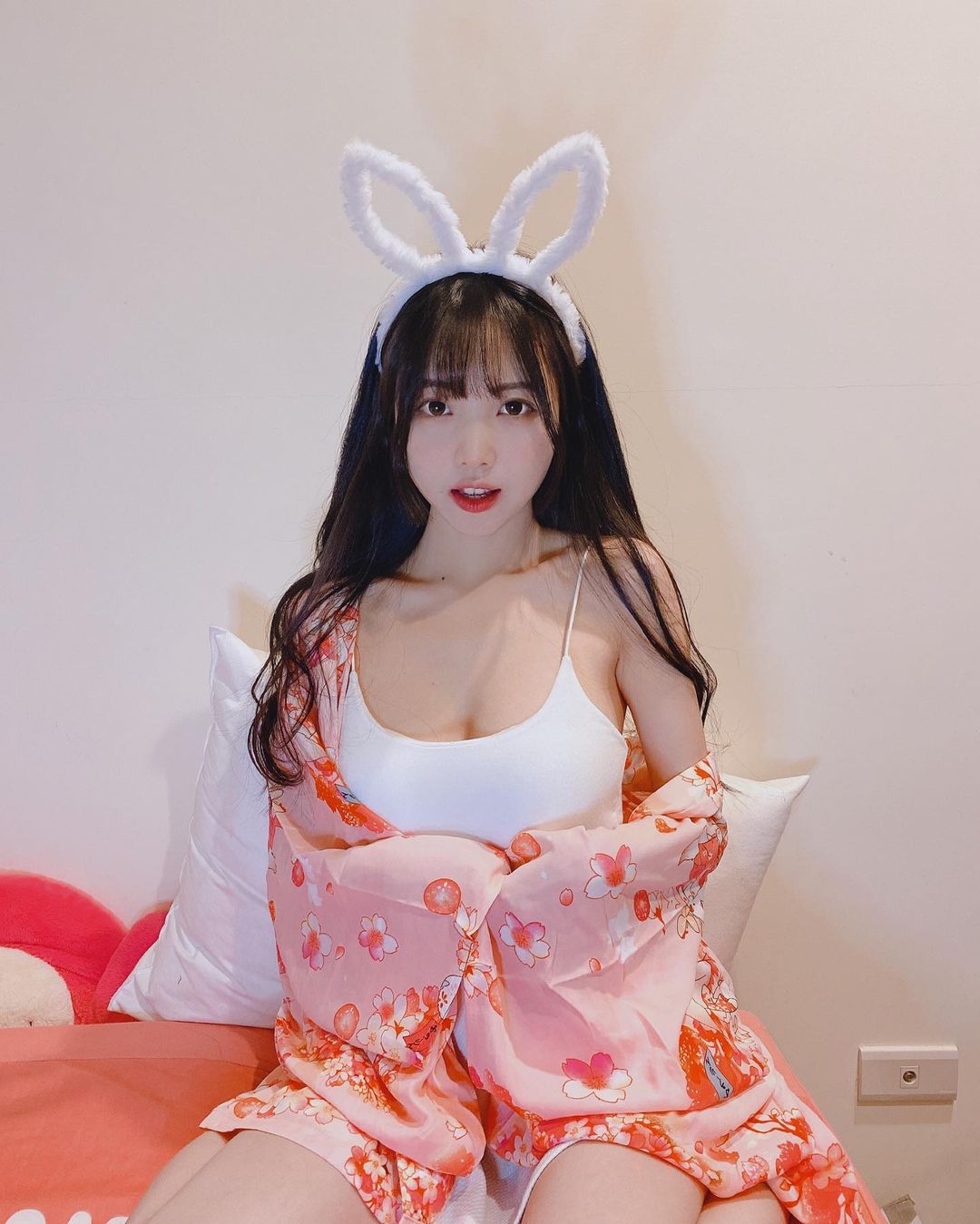 居家正妹趙兔兔青春無敵！童顏與火爆身材的絕妙反差！飽滿美乳好搶鏡！ - 美女圖 -