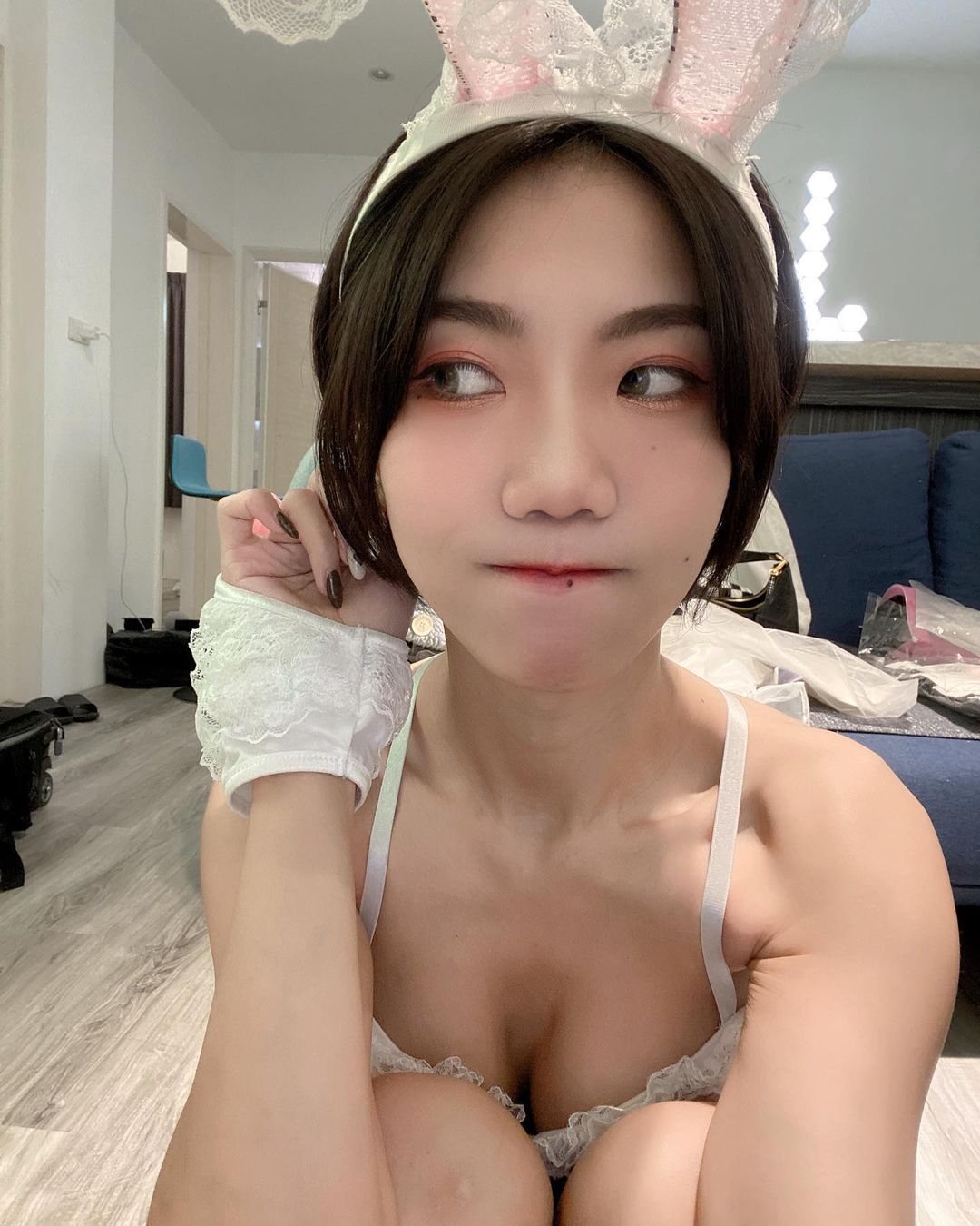 美尻第一名！大尺辣模「伊芙蝶」性感無極限，「32E 巨乳」熱情挺出！