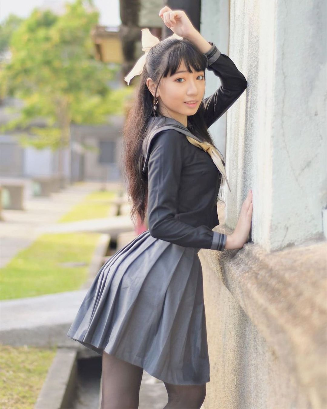 甜美萌妹若草不科學長腿讓人過目不忘，甜甜微笑就要把魂勾走 - 美女圖 -
