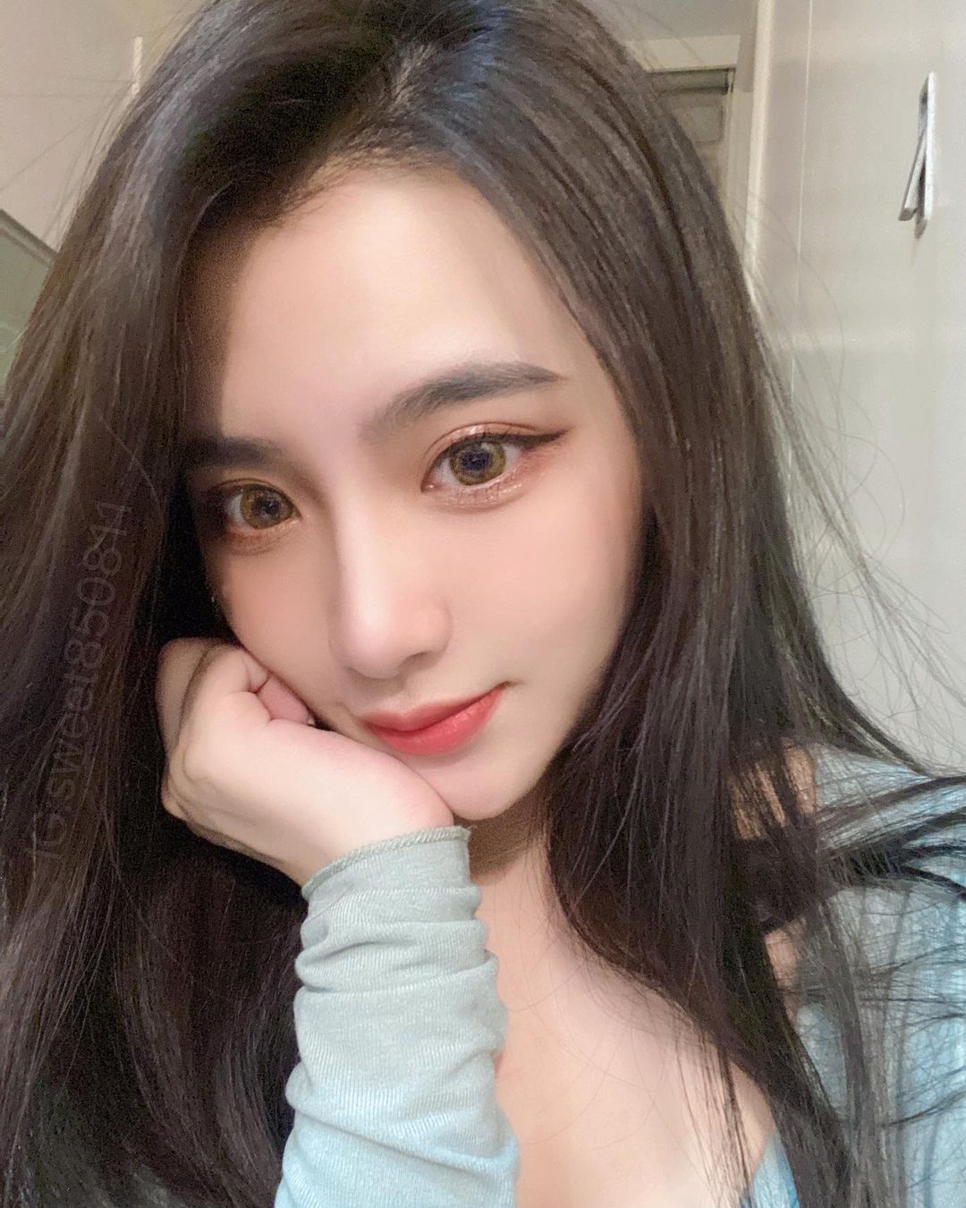 腰部以上都是奶！「最兇猛護理師」巨乳超豐滿，差1.5cm就要逼近Ｊ罩杯啦！