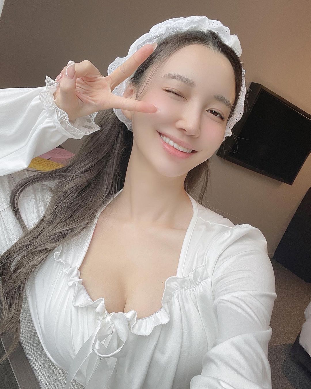 腰瘦屁股翹！「正妹皮拉提斯教練」比基尼秀美乳，頂級S曲線網友狂讚！