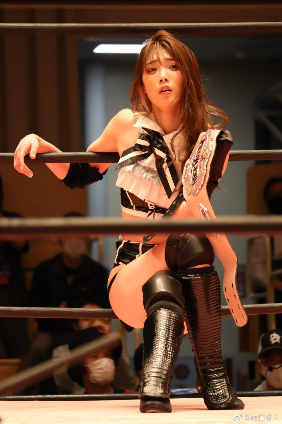 「摔角界林志玲」赤井沙希擂台照表情太銷魂讓網友都戀愛