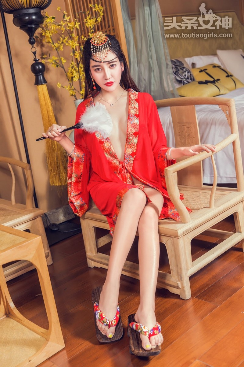 李梓熙 性感古裝美圖巨乳美臀白皙美膚 - 貼圖 - 清涼寫真 -