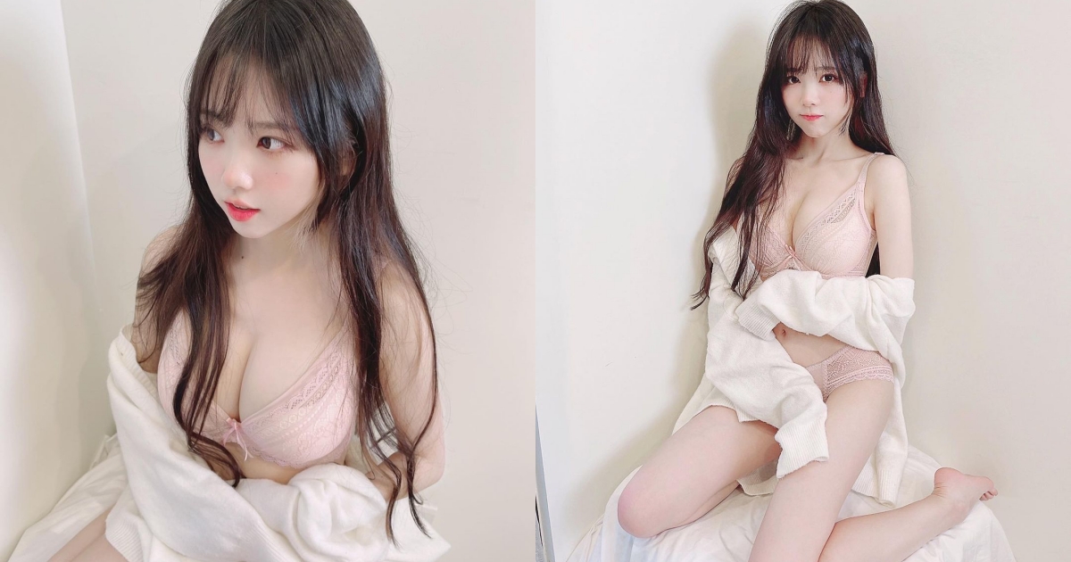 超粉嫩「兔牙萌妹」童顏巨乳太犯規！試穿新內衣秀出「深邃溝溝」！