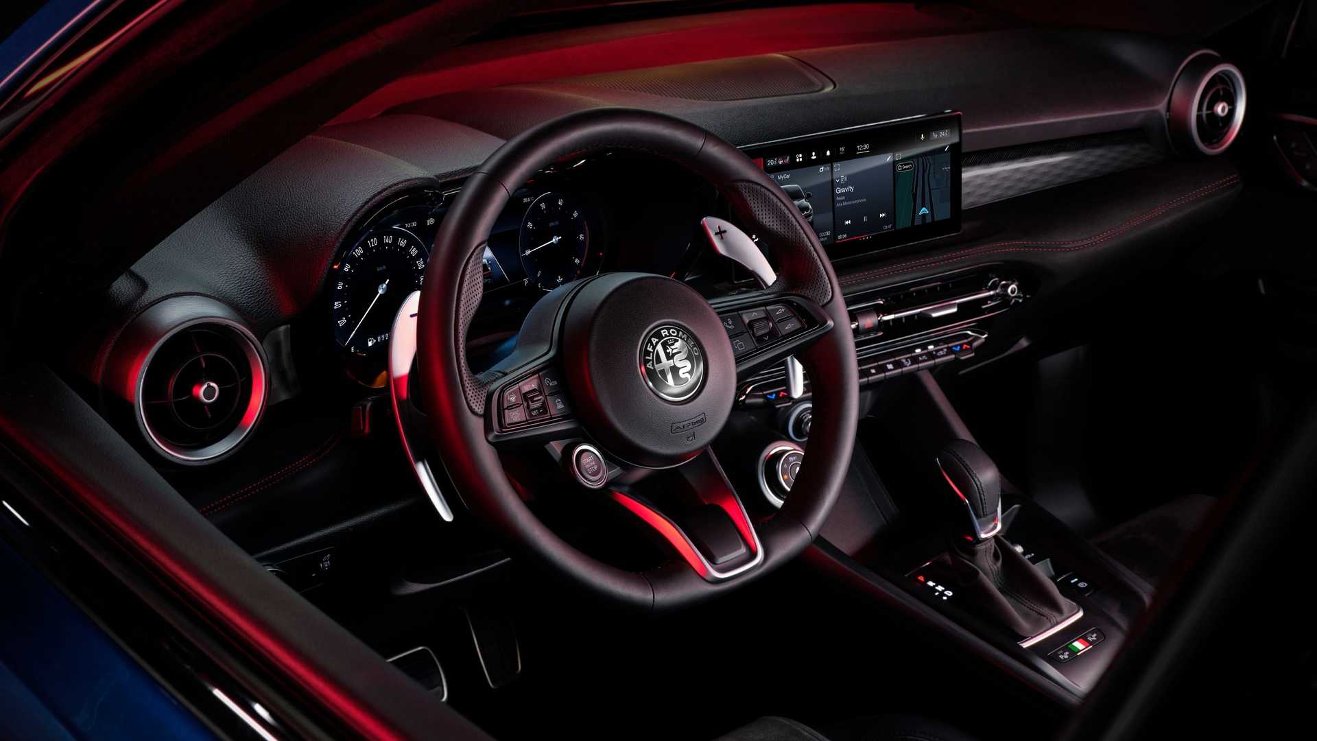 2023-alfa-romeo-tonale-veloce-cabin.jpeg