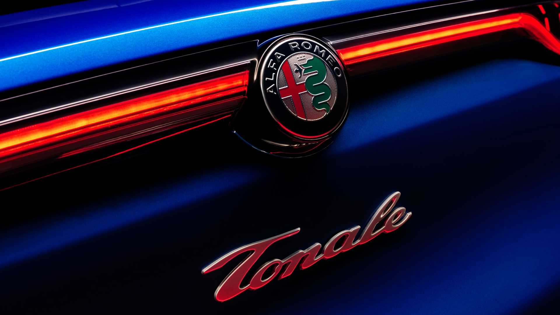 2023-alfa-romeo-tonale-veloce-tail-close.jpeg