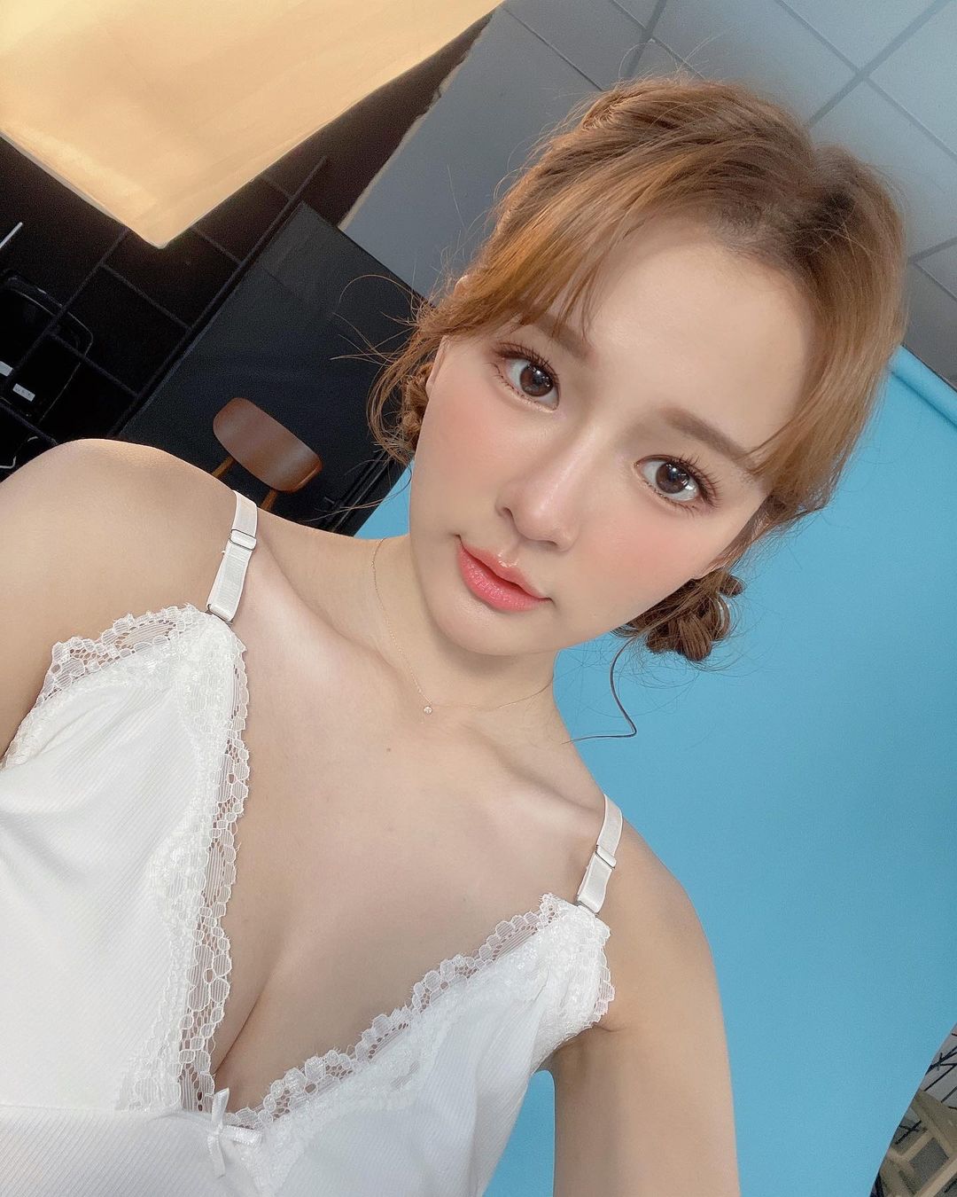 超巨乳妹子林莎Lisa美乳溢出！滿滿的「完美線條」讓人血脈噴張！整個超誘人啊！ - 美女圖 -