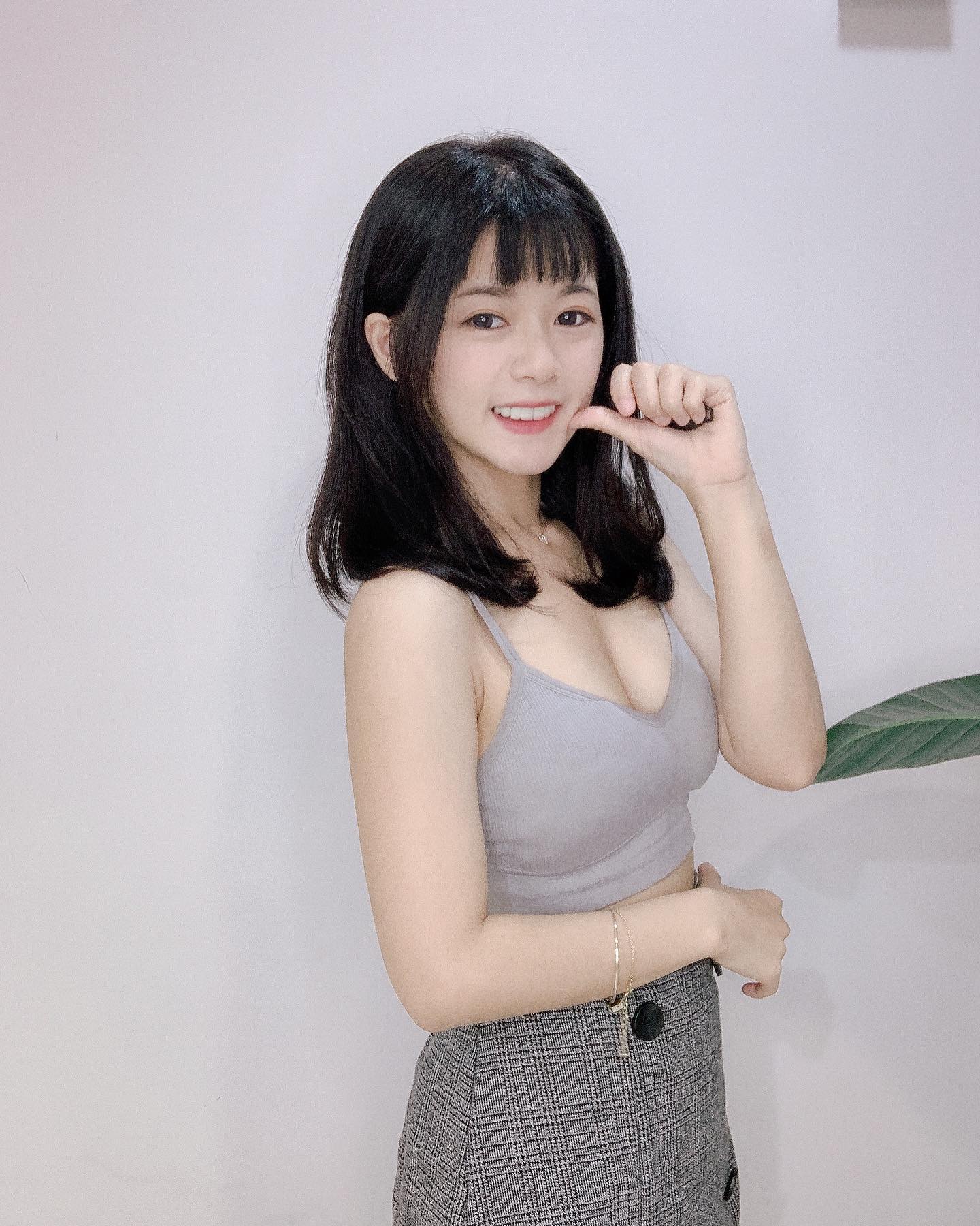 聽到都酥麻了！超甜活動主持人「小花姐接」光聲音就可以讓人戀愛
