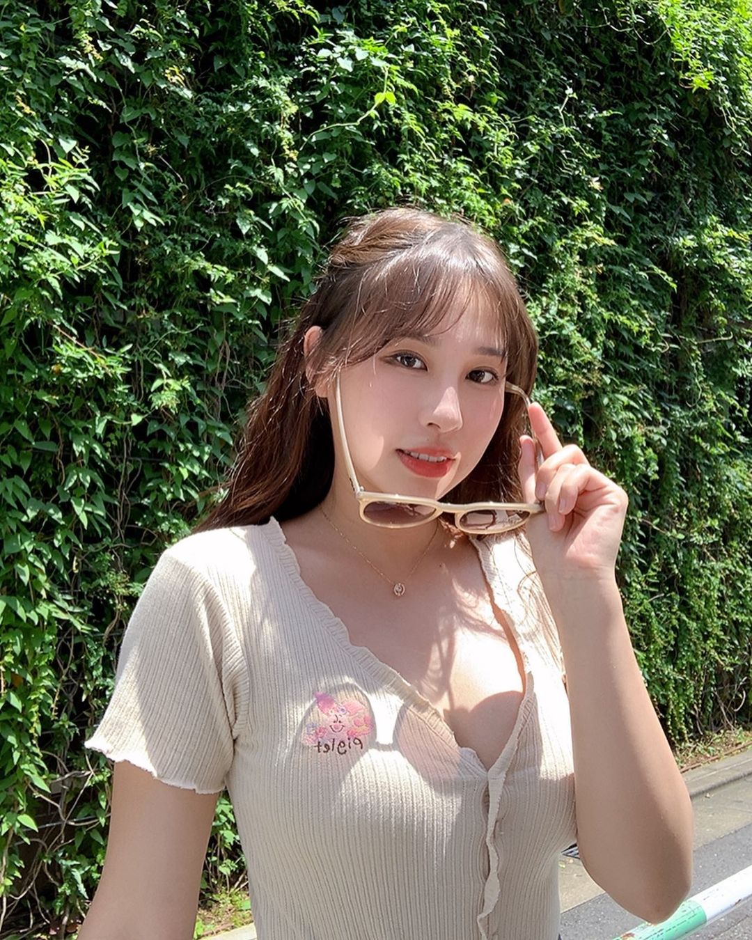 「上圓牙醫」真奶乳型超碩大，甜美笑顏惹網友狂讚：「我需要根管！」