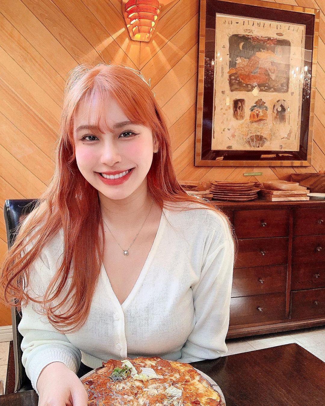 「上圓牙醫」真奶乳型超碩大，甜美笑顏惹網友狂讚：「我需要根管！」