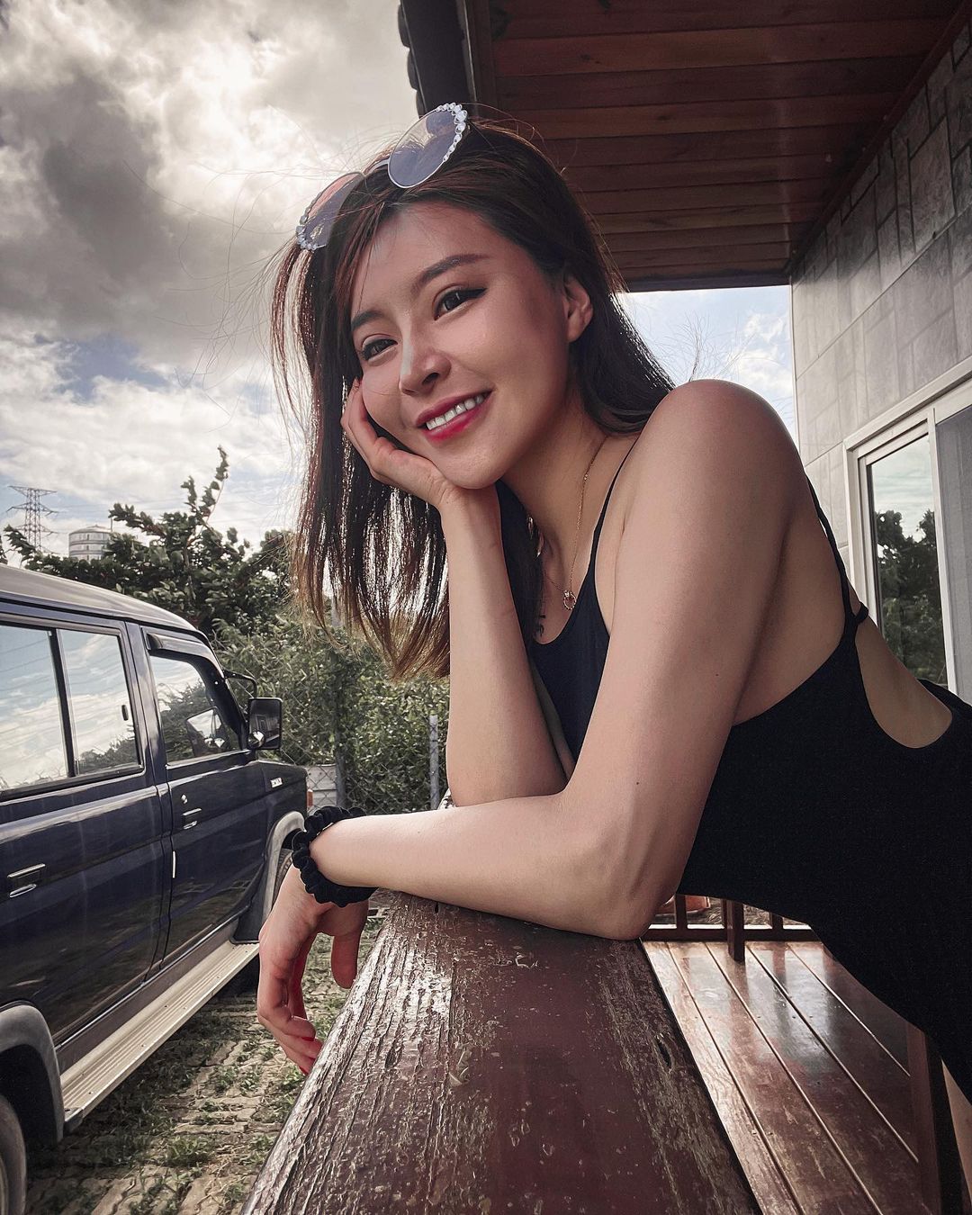超兇猛巨乳潛水妹「Abby Chen」，豐滿白嫩「人字奶」大方露，細腰翹臀也好辣！