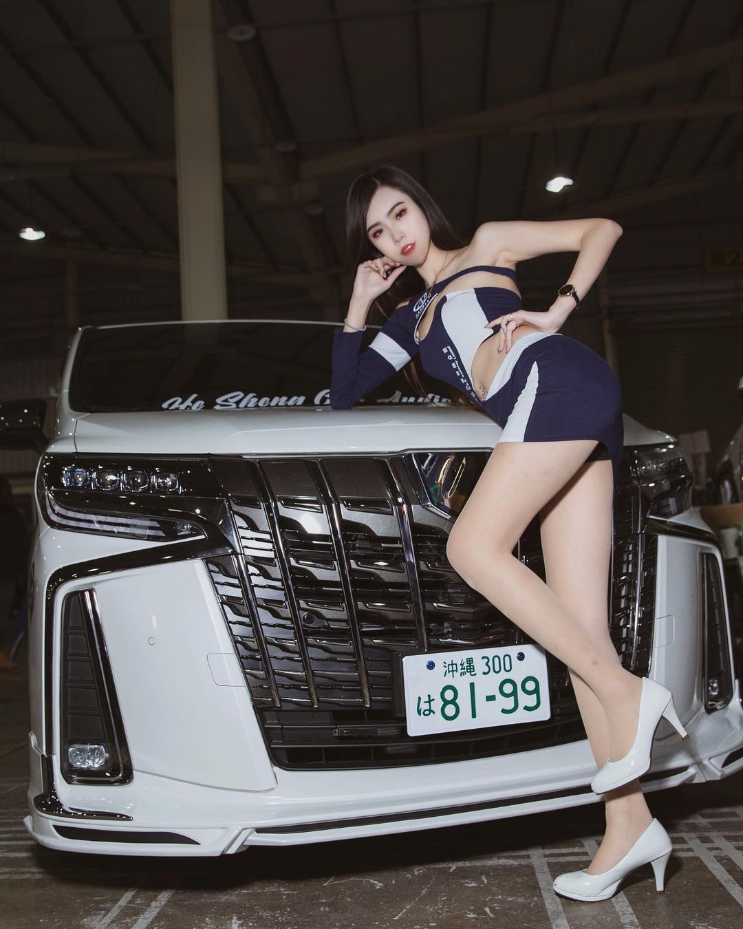 清純白皙「買賣中古車正妹」妖妖，腿長110cm比例超優，「嫩胸美腿」好搶眼！