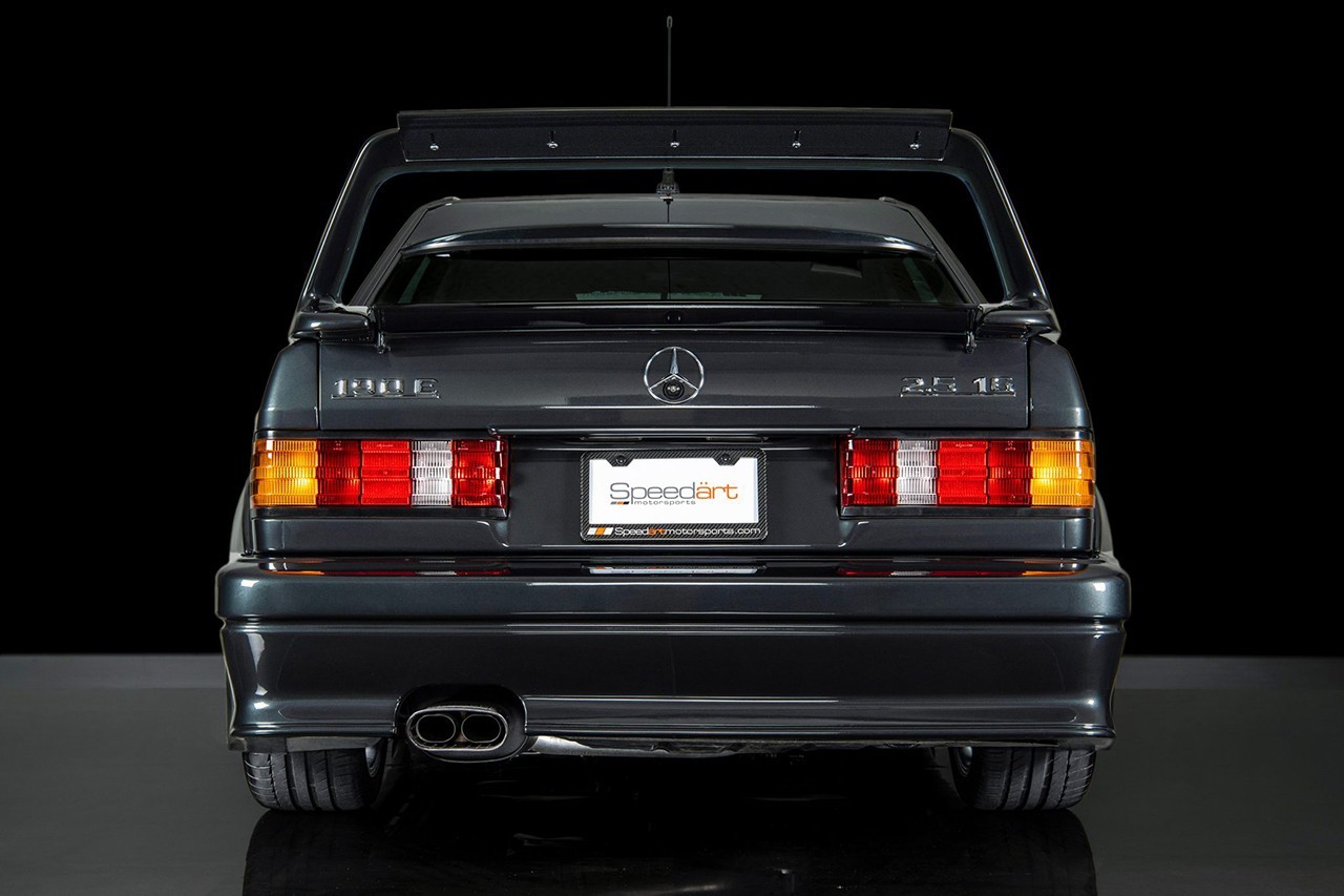 https___hk.hypebeast.com_files_2022_02_1990-mercedes-benz-190e-2-5-16-evolution-.jpg