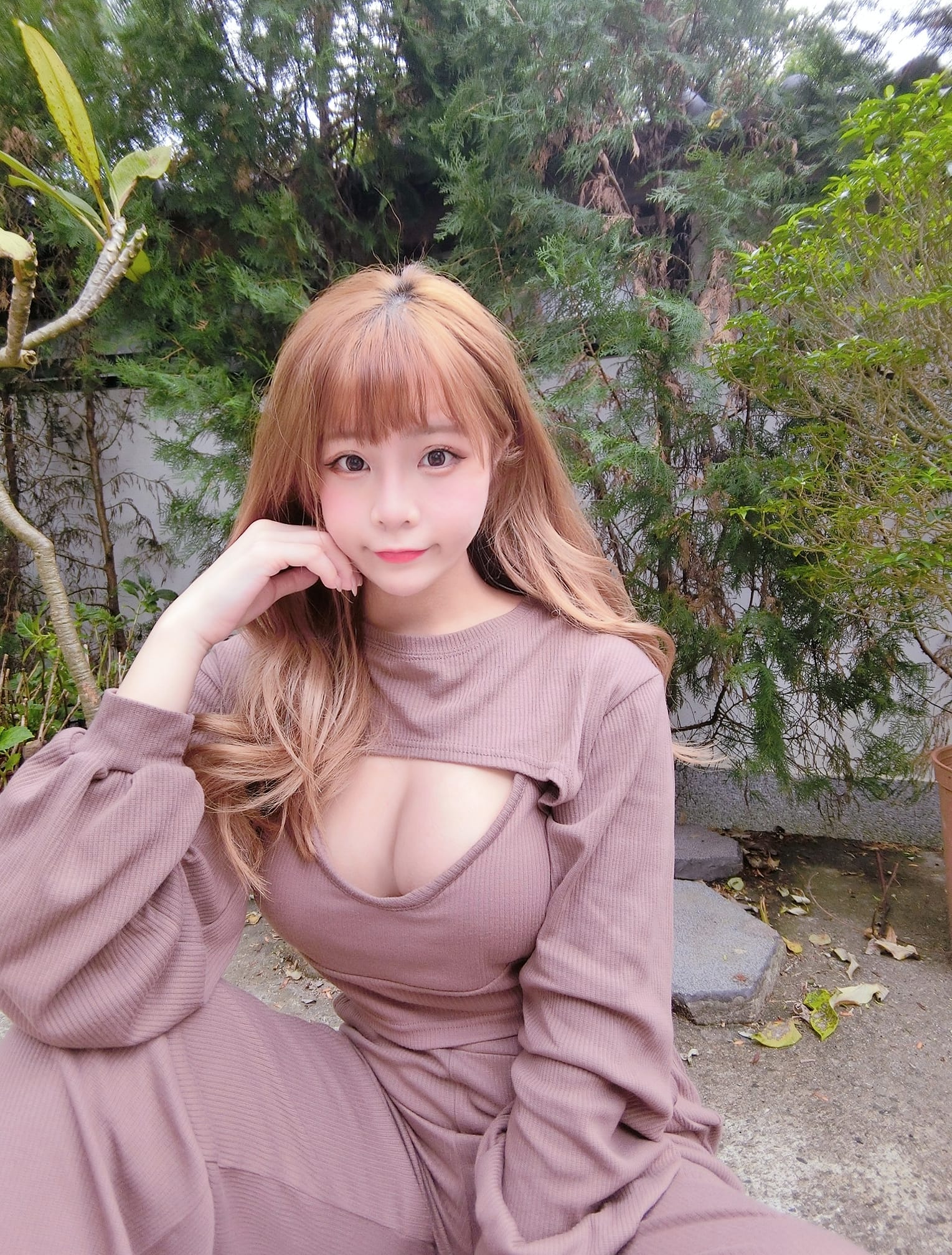 甜萌正妹「田菲菲」擁魔鬼身材！轉身大曬凹凸 S 曲線辣翻