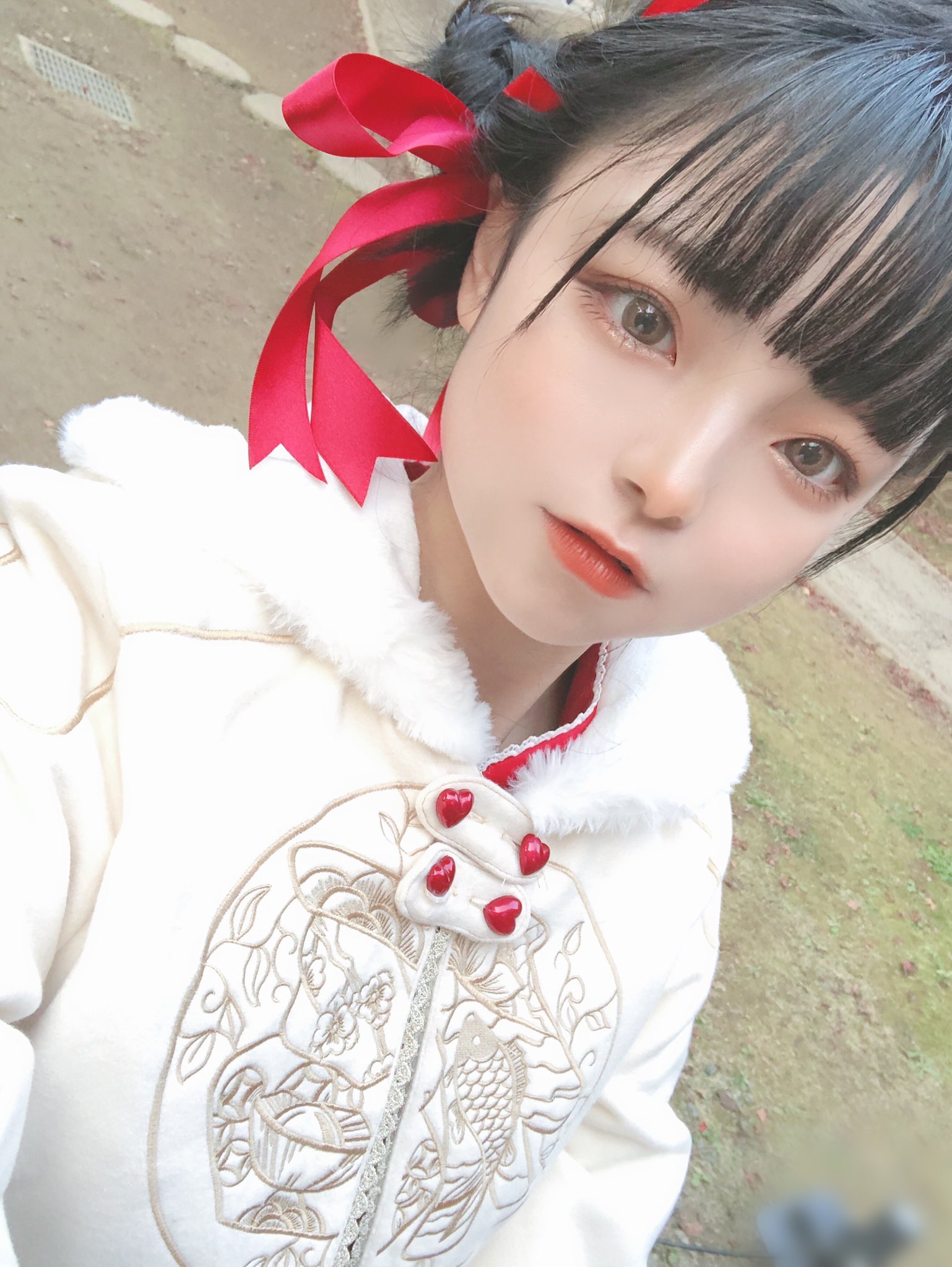 正妹Coser長相精緻…蘿莉童顏配上歐洲古典Cosplay宛如真人洋娃娃
