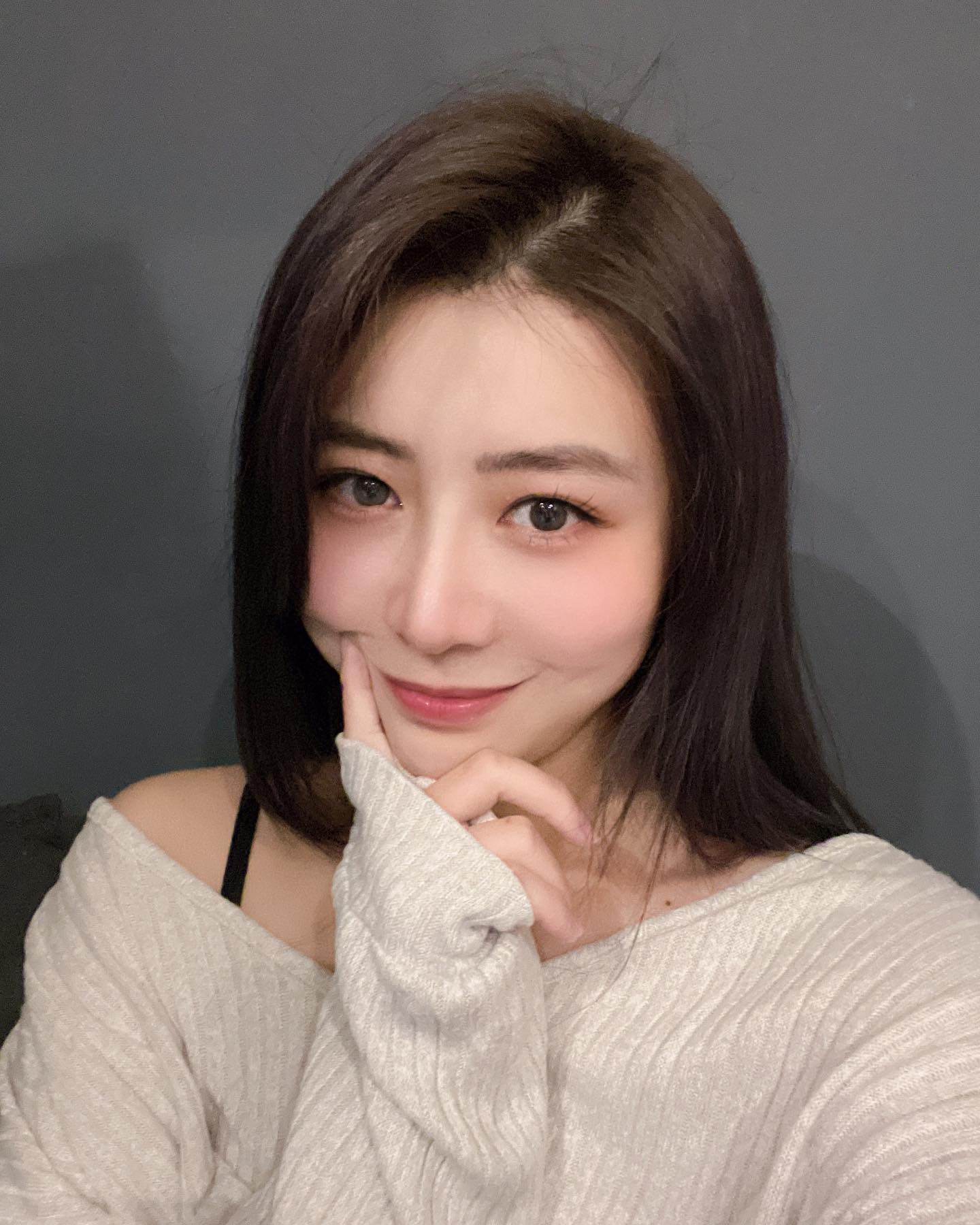 「正妹健身教練」練出豐滿身材　性感 S 形曲線讓人欲罷不能！