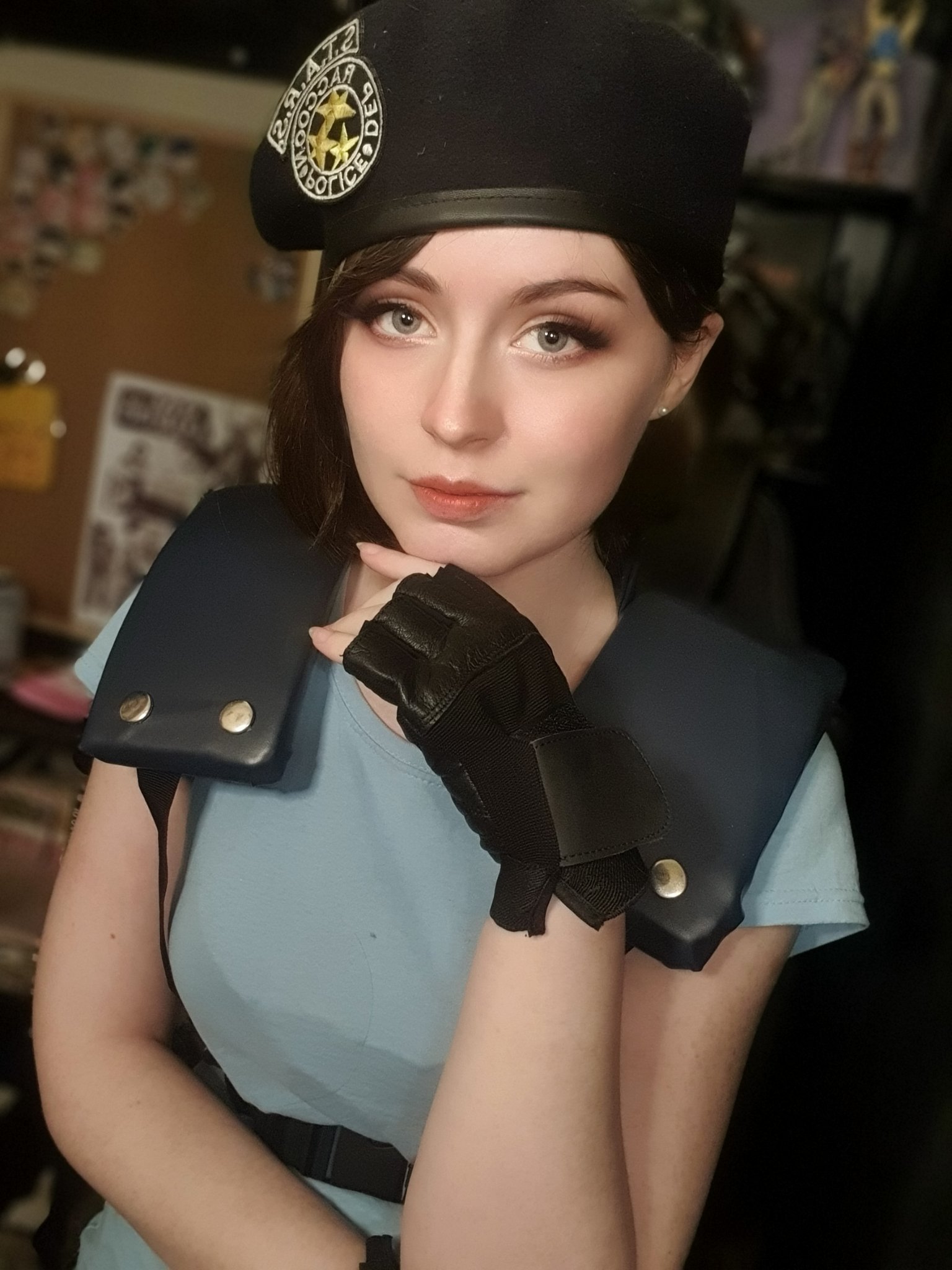 遊戲女實況主Cosplay開台初體驗　襯衫釦子一開爆乳呼之欲出　網：專業！