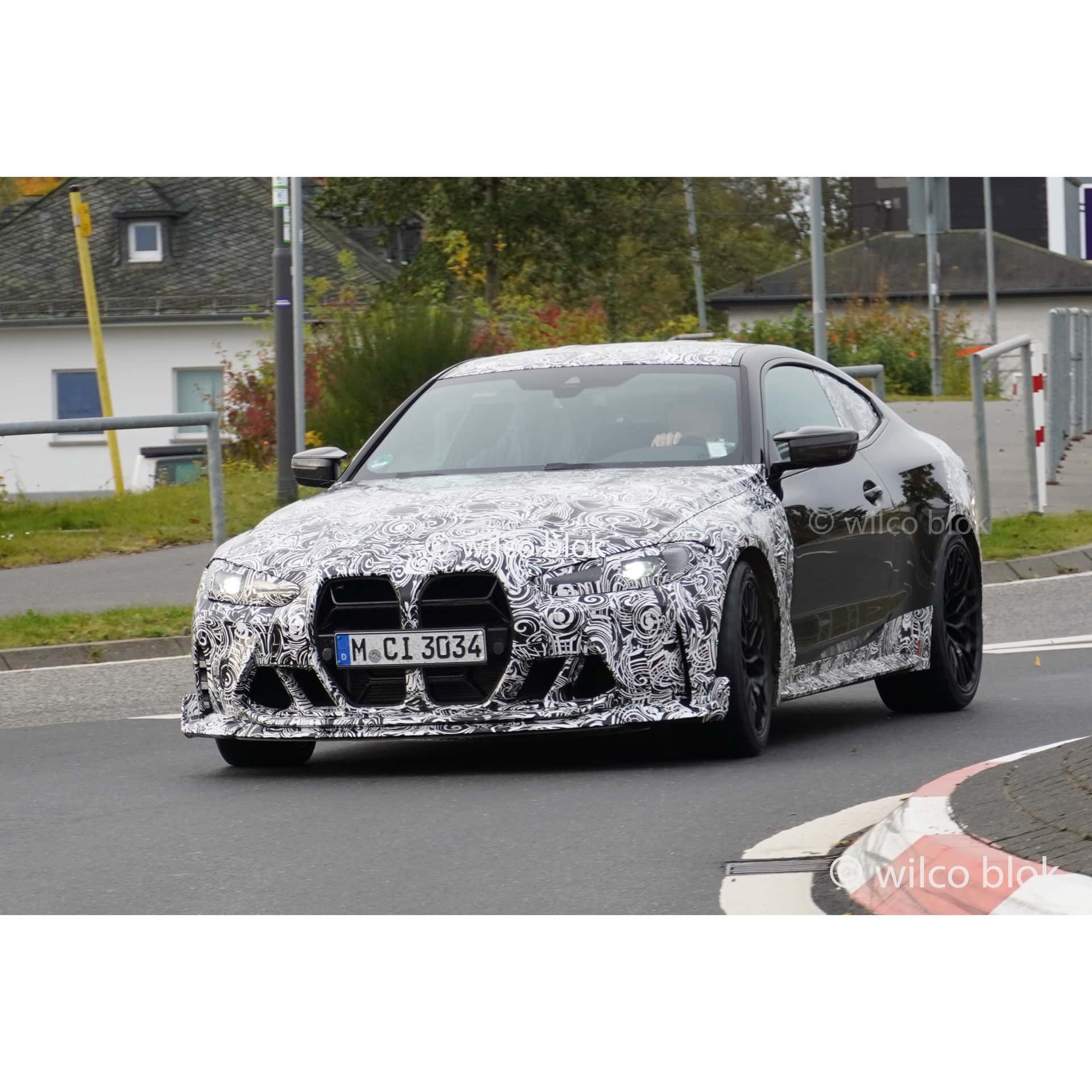 2023-bmw-m4-csl-spy-shots-00.jpeg