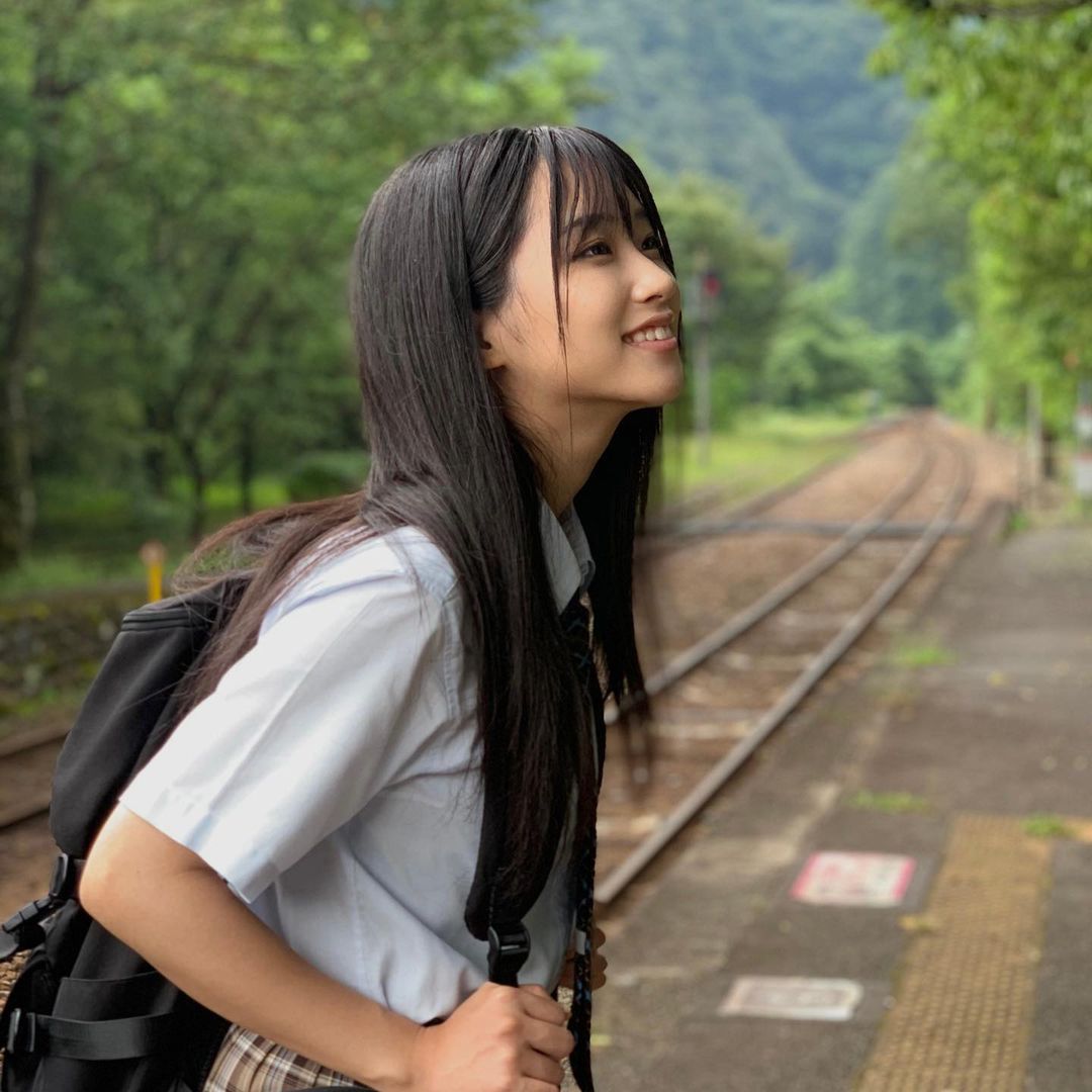 可愛得過分！日本「正妹高中生」今年剛畢業，清新甜美讓網友陷入戀愛！