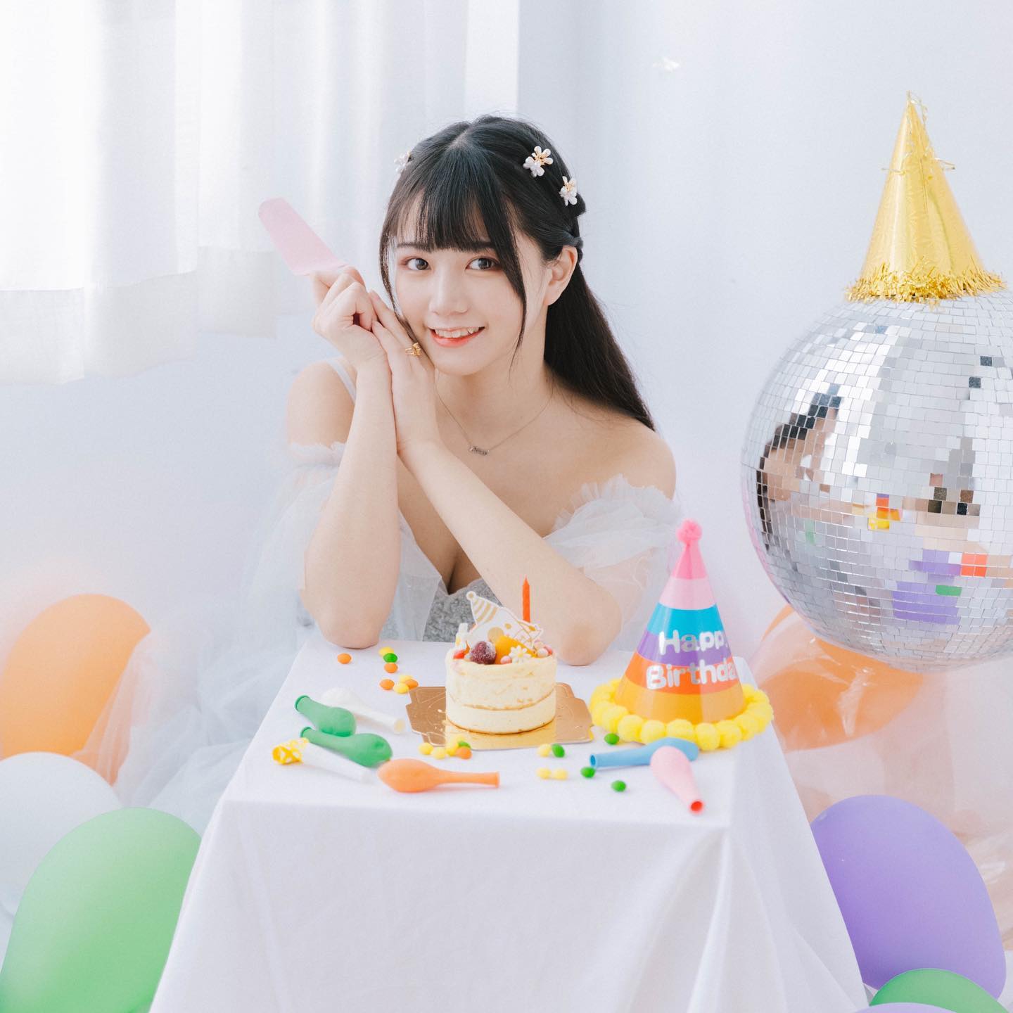 超正美乳少女「可凡」大秀「極品身材」白皙肌膚超滑嫩可口!畫面好刺激 - 美女圖 -