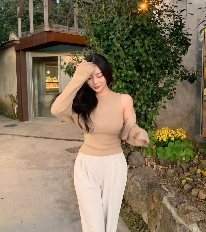 正妹老闆娘「胸前事業也好大」，「誘惑雙乳」呼之欲出了！