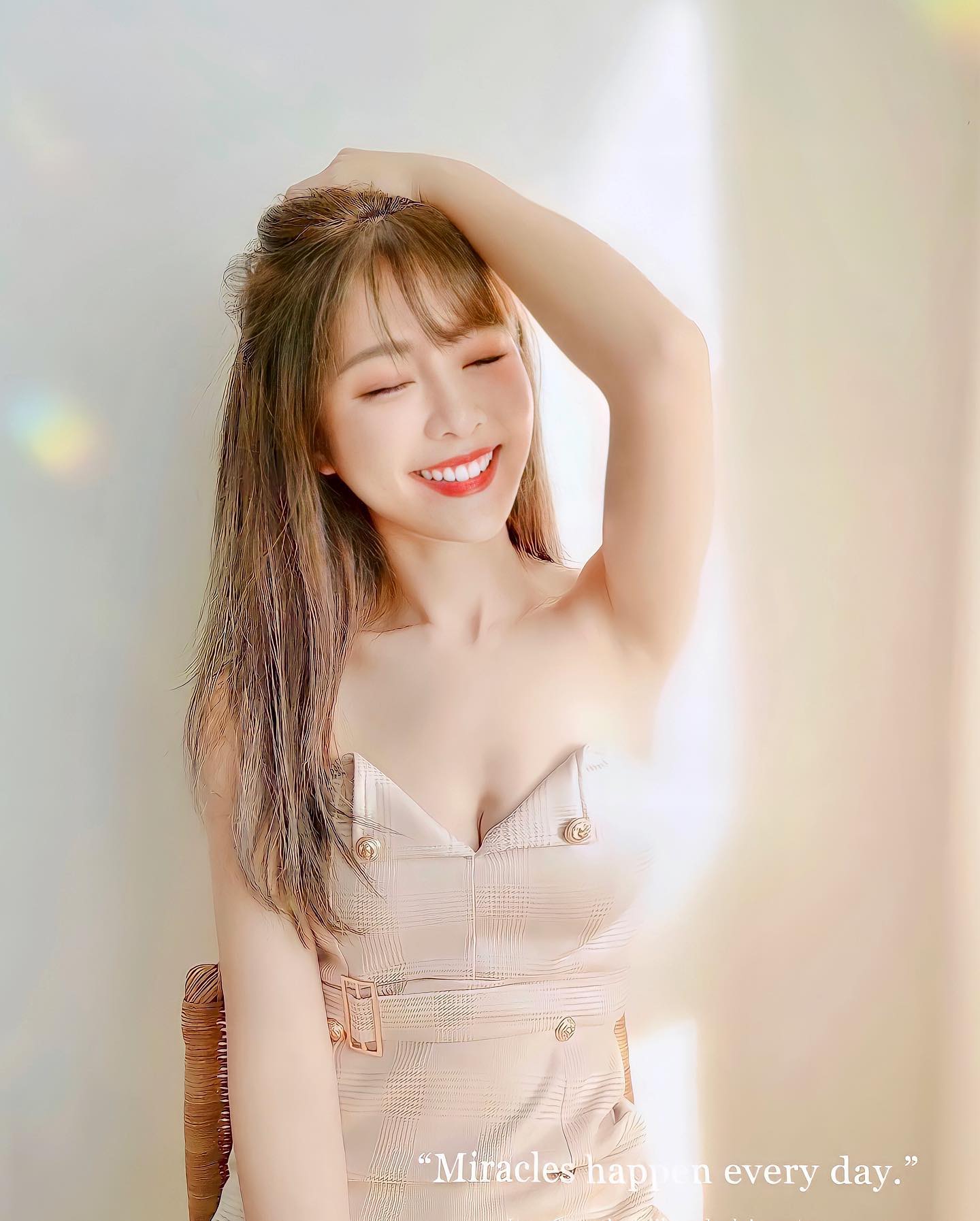 「倪暄Eli」滿滿的「甜美笑容」氣質滿分，雪白辣腿＋白皙美乳太極品！ - 美女圖 -