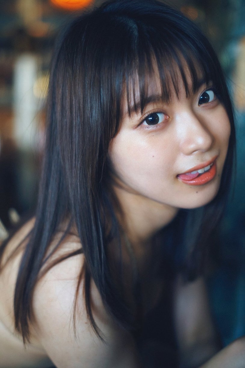 超可愛「大眼萌妹」挺嫩乳進軍寫真！精緻童顏＋窈窕曲線，網友瞬間被征服！